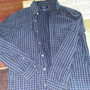 Men’s American Eagle button up.